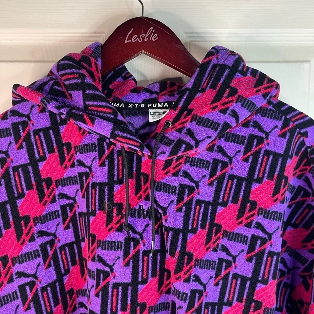 Puma long sleeve hooded pattern fleece sweatshirt.  Cropped‎ - Picture 3 of 9